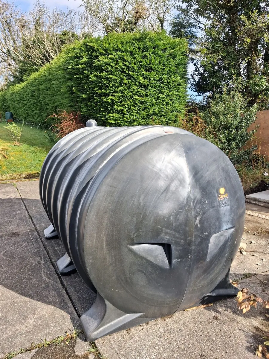 Free to collect large oil tank - Image 2