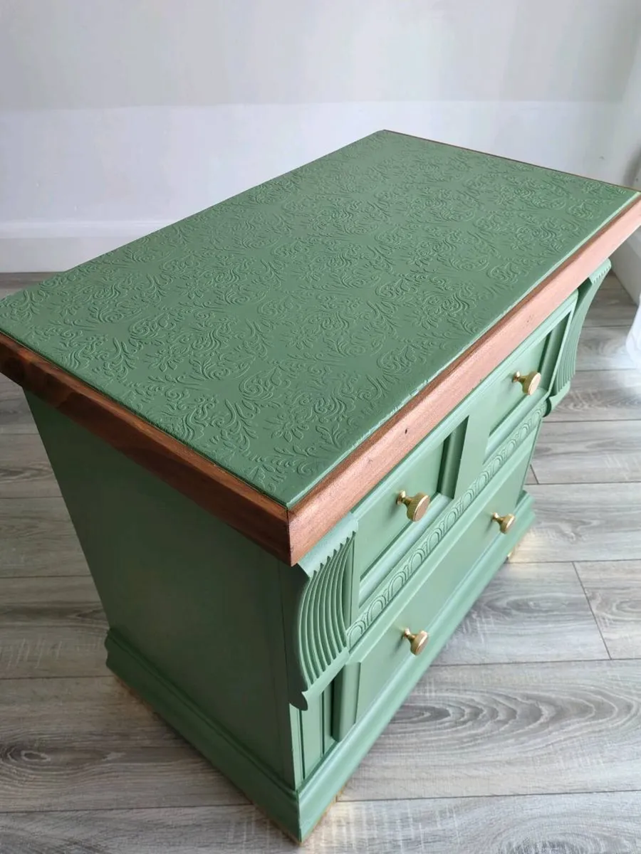 Pair of large bedside tables - Image 4