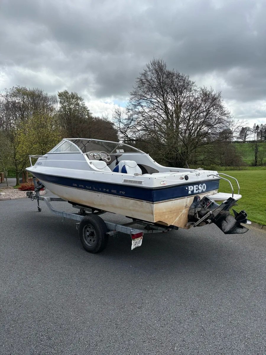 Bayliner speed boat - Image 4