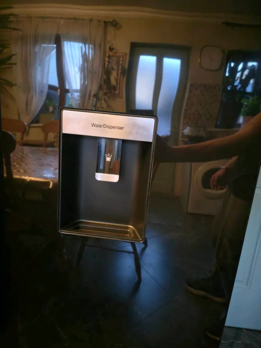 Beko American style fridge mint condition working - Image 3