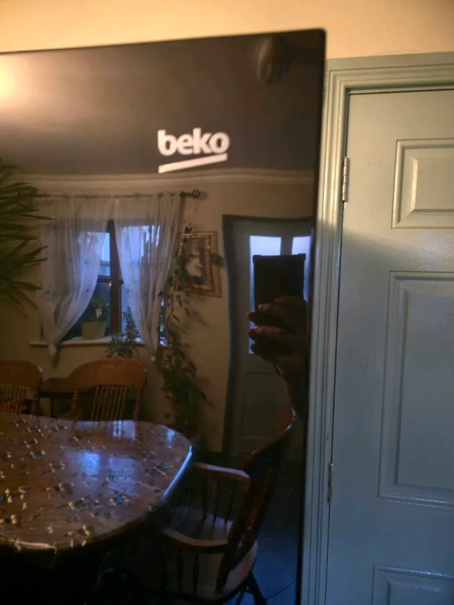 Beko American style fridge mint condition working - Image 4