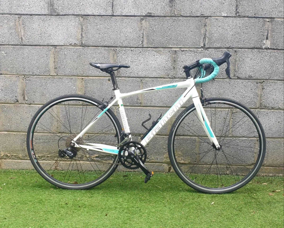 Bianchi Via Nirone 7  Ladies Road Bike - Image 2