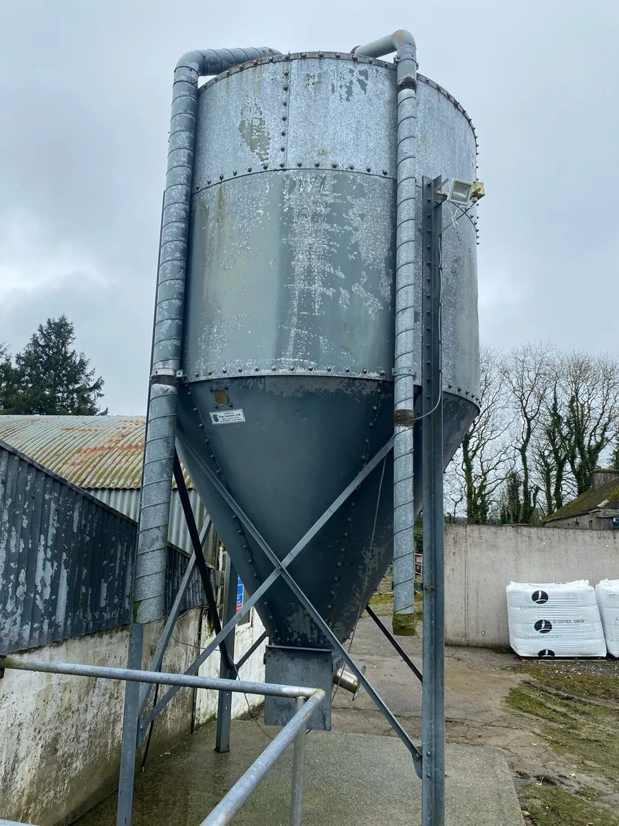 Feed bin - Image 2