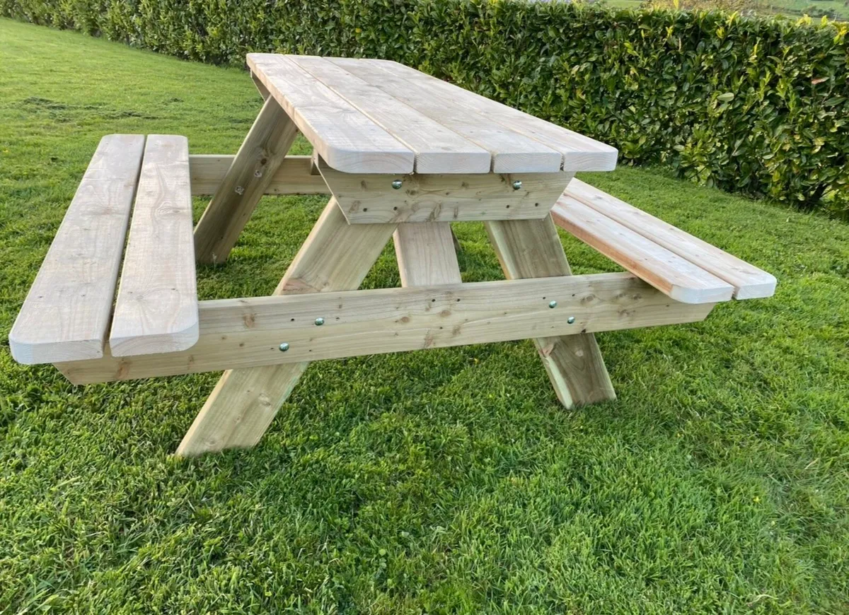 Picnic table - Image 2