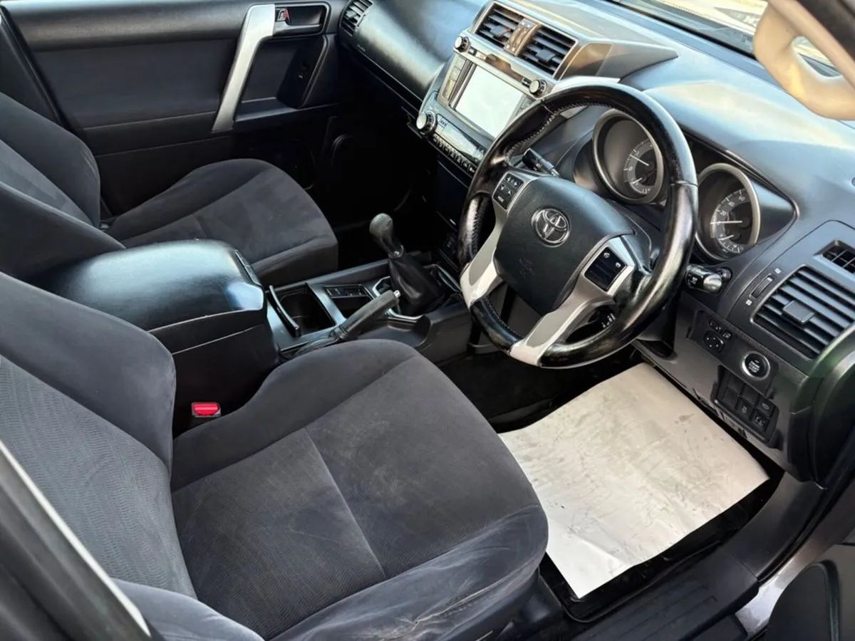 Toyota Land Cruiser 2.8 D4D 177 SWB GX - Image 4