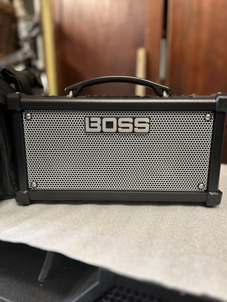Boss dual cube lx busking practice amplifier - Image 1
