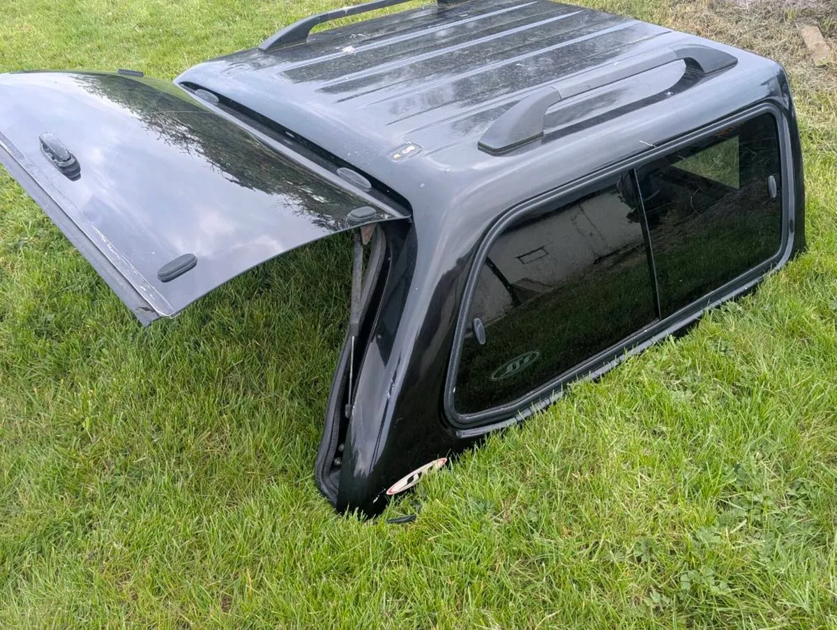 2016 Nissan Navarro canopy - Image 1