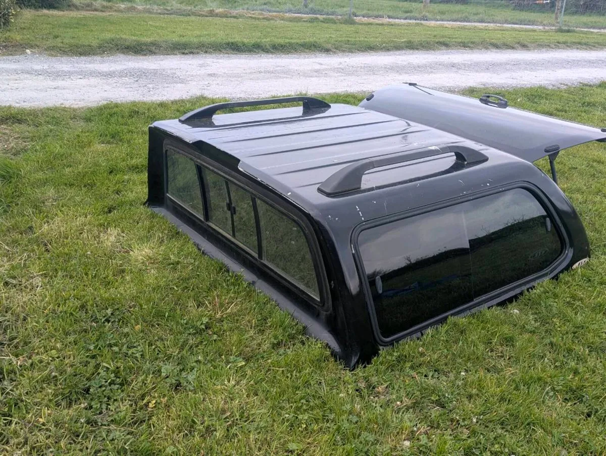 2016 Nissan Navarro canopy - Image 3