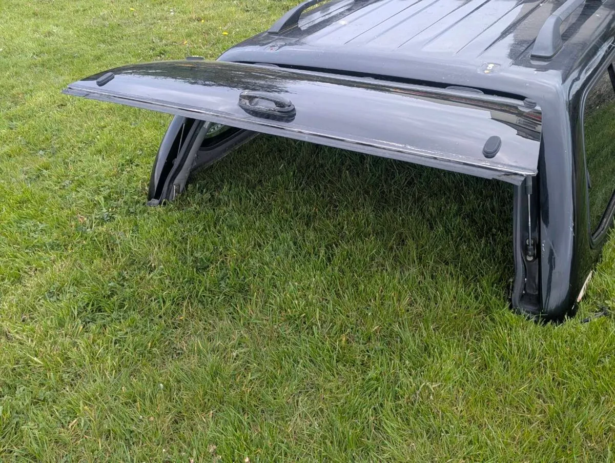 2016 Nissan Navarro canopy - Image 2