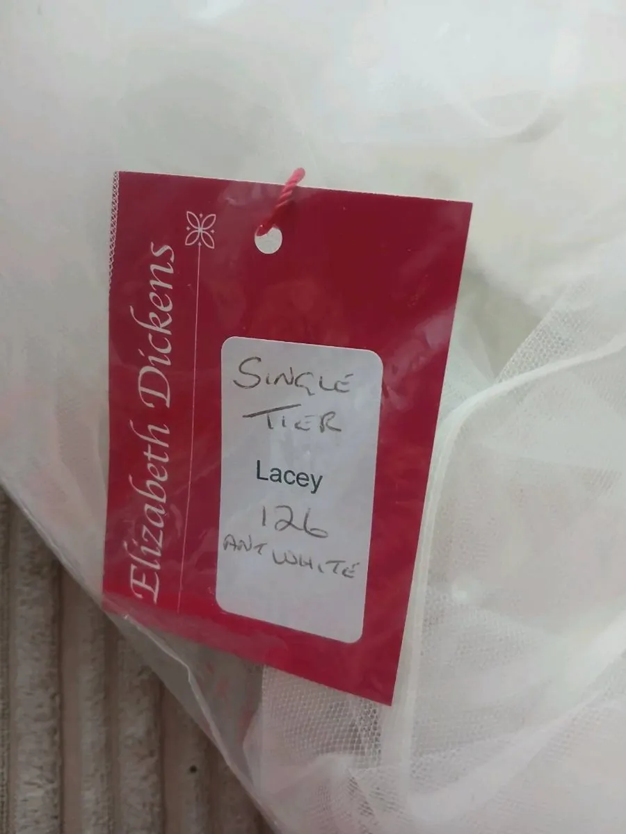 Brand new Elizabeth Dickens wedding veil - Image 1