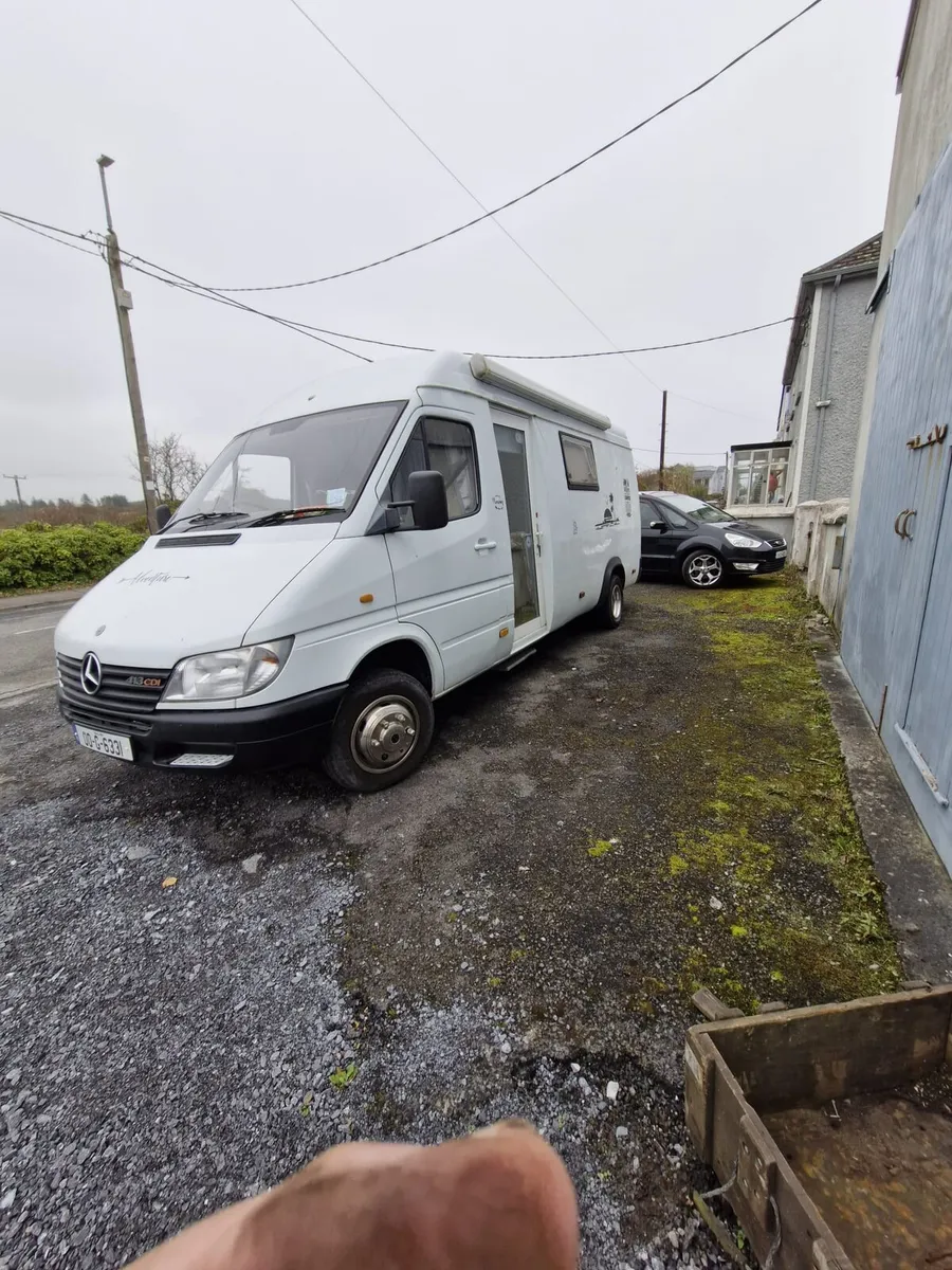 MERCEDES SPRINTER CAMPER - Image 4