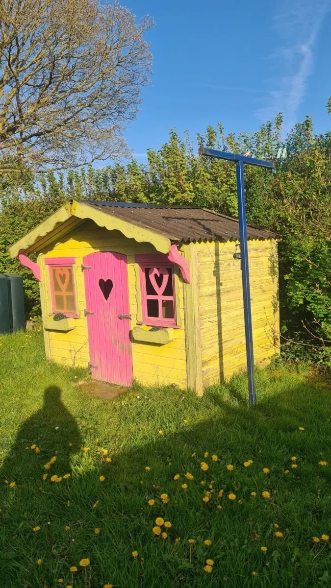 Large wooden children's playhouse - Image 3