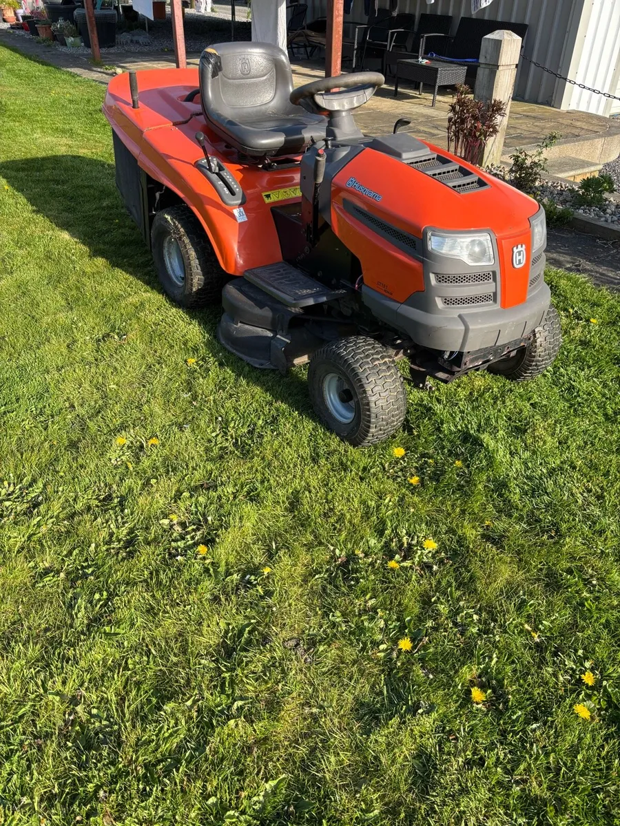Husqvarna ride on lawnmower - Image 2