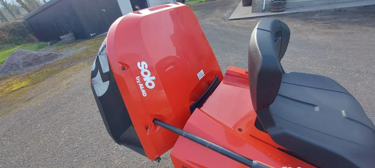 AL-KO T16- 105.6 HD Premium Ride On Lawnmower - Image 2