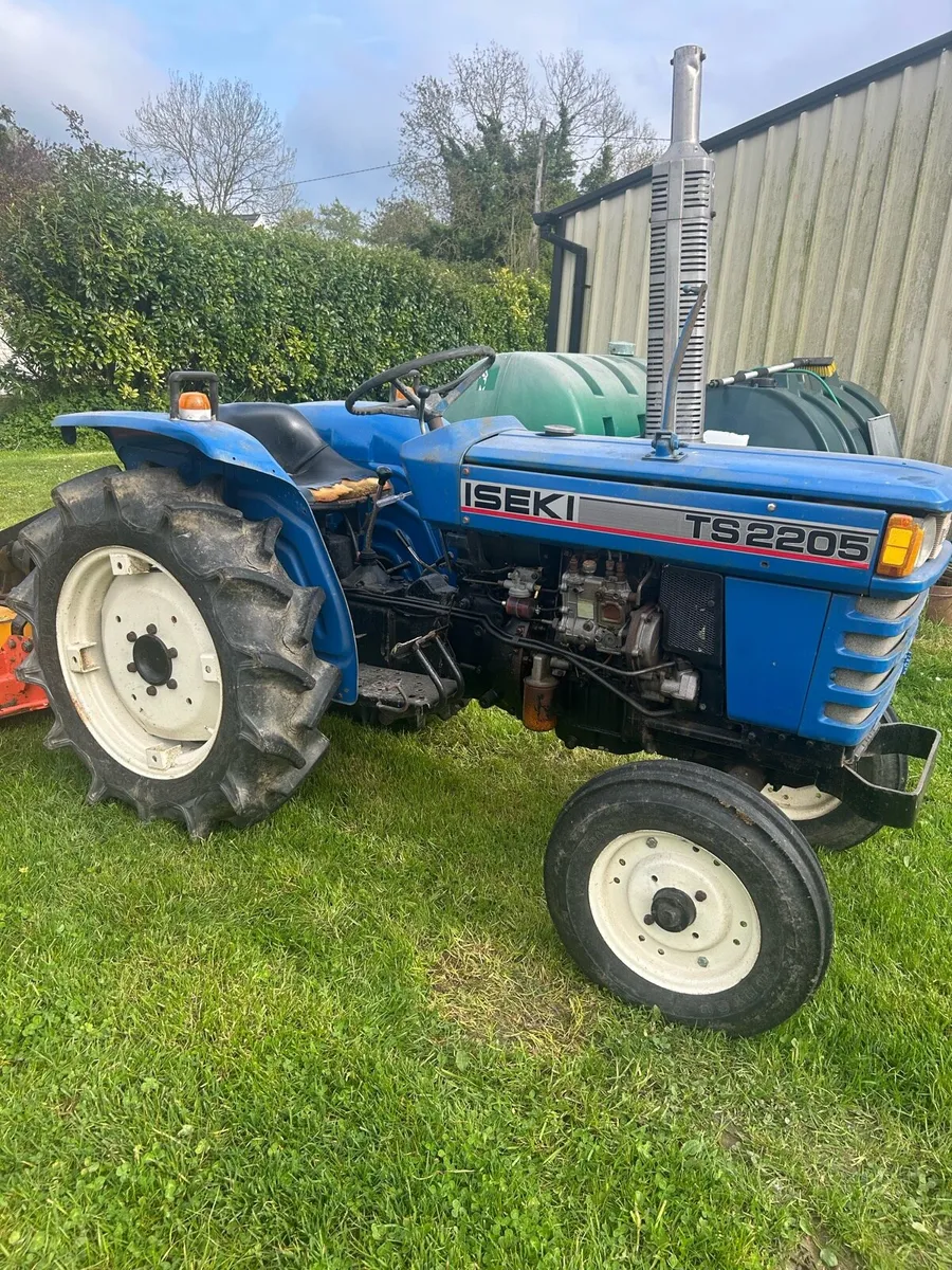 Iseki ts 2205 & finishing mower - Image 1
