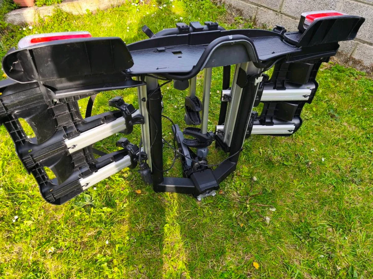 Thule VeloCompact 3 bike platform rack - Image 4