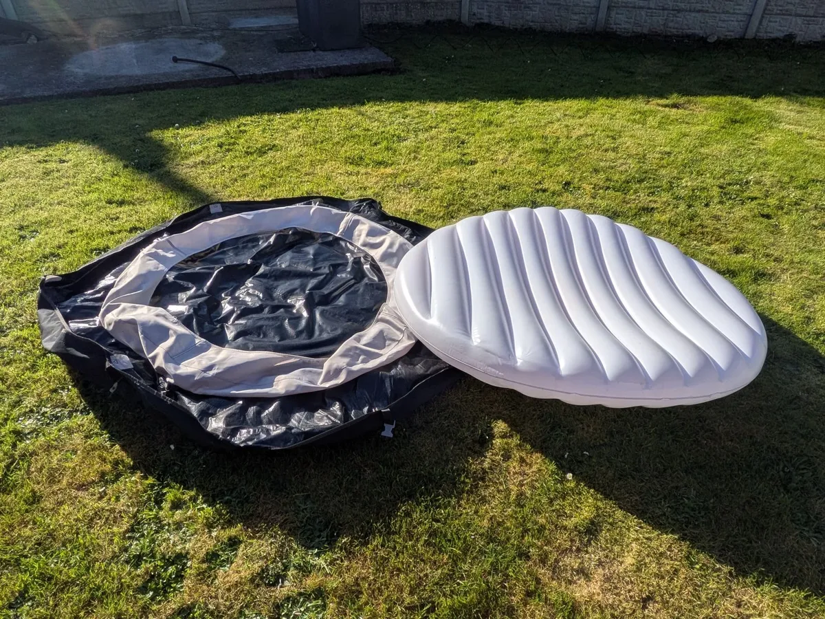 3 Person Inflatable Hot Tub - Image 3
