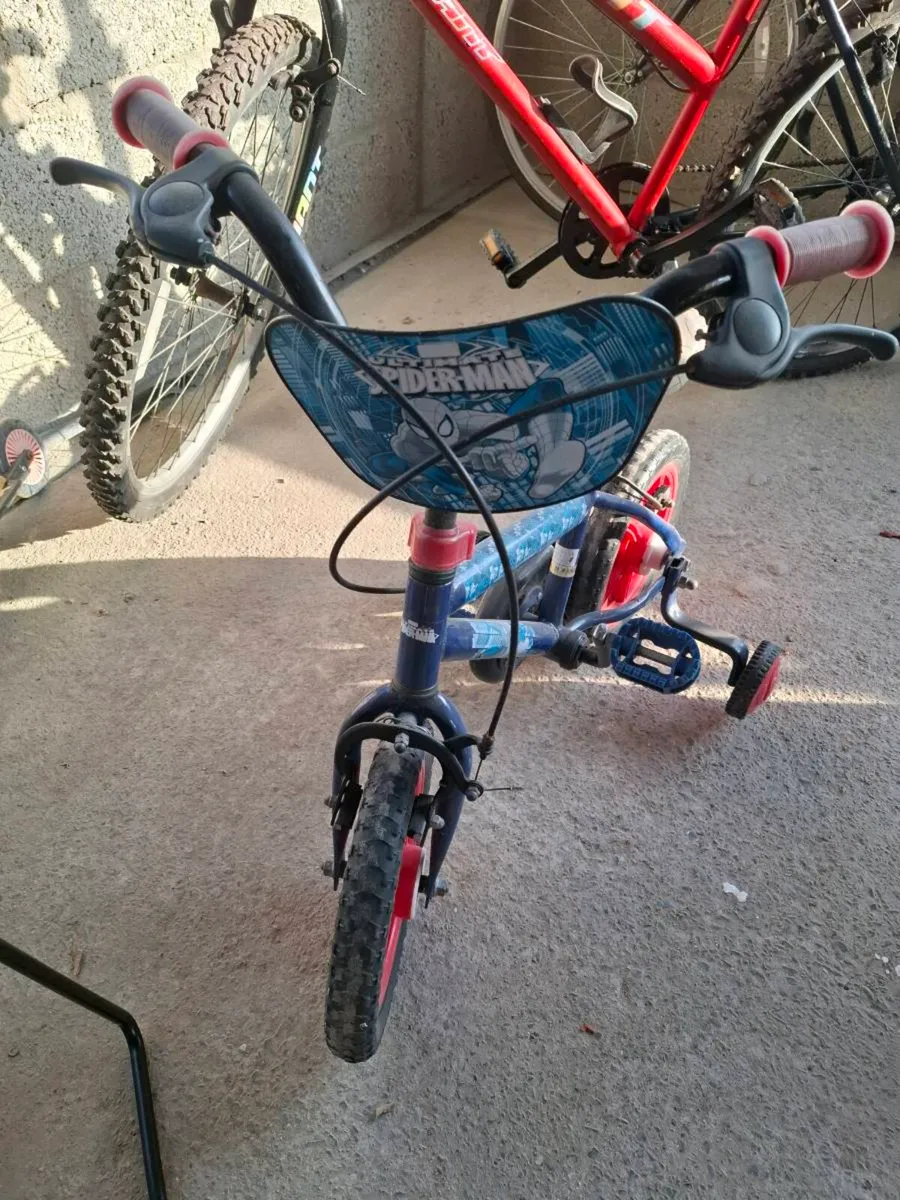 Childs Spiderman bike - Image 1