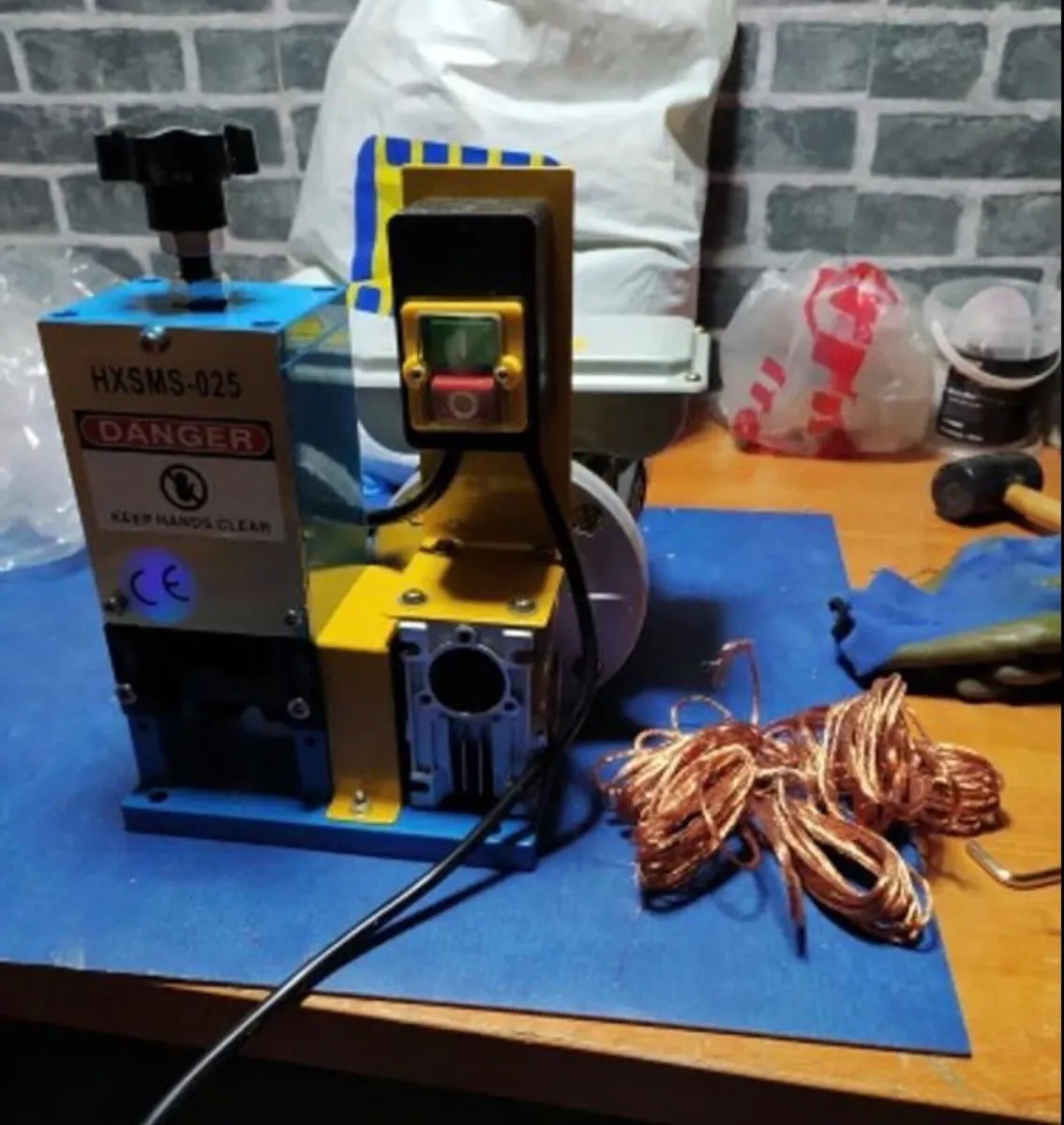 New BEST Wire Stripping Machine 220v - Image 1