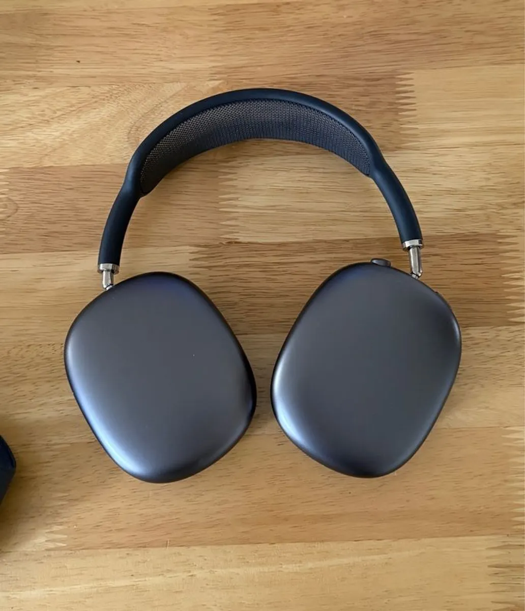 AirPods Max 1st Gen - Image 1