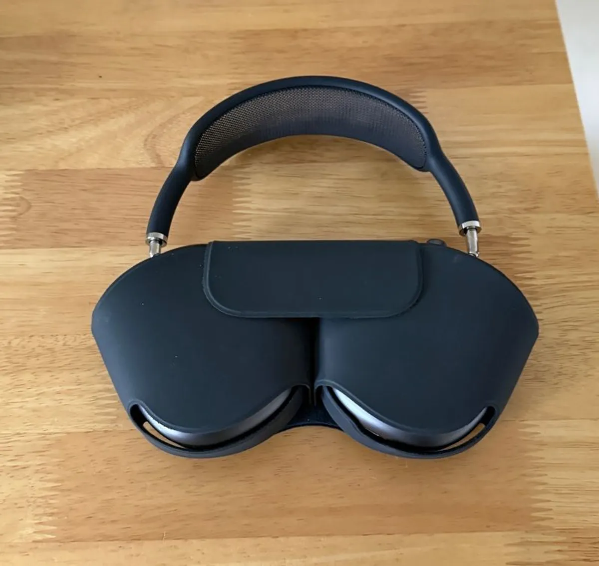 AirPods Max 1st Gen - Image 2