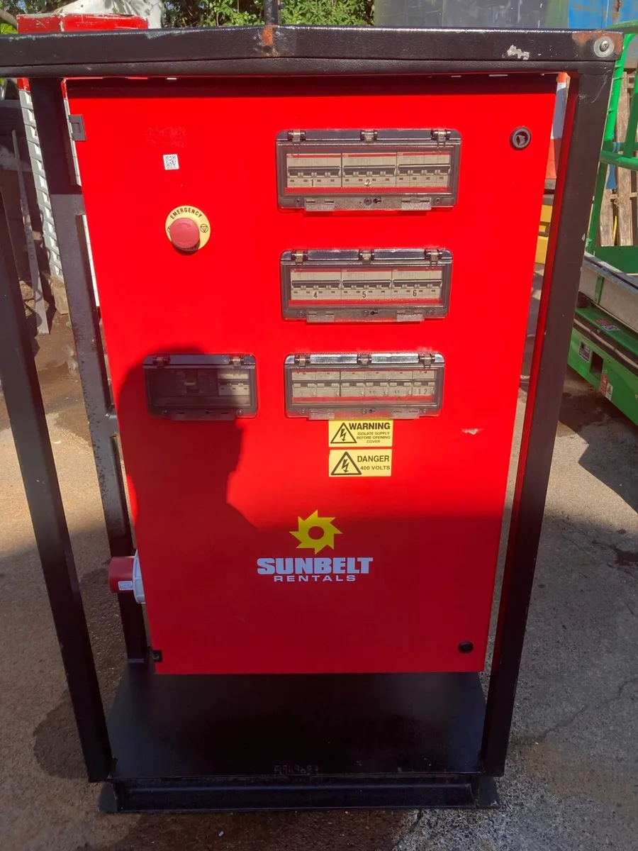 3 phase and 110 volts distribution bench. - Image 2