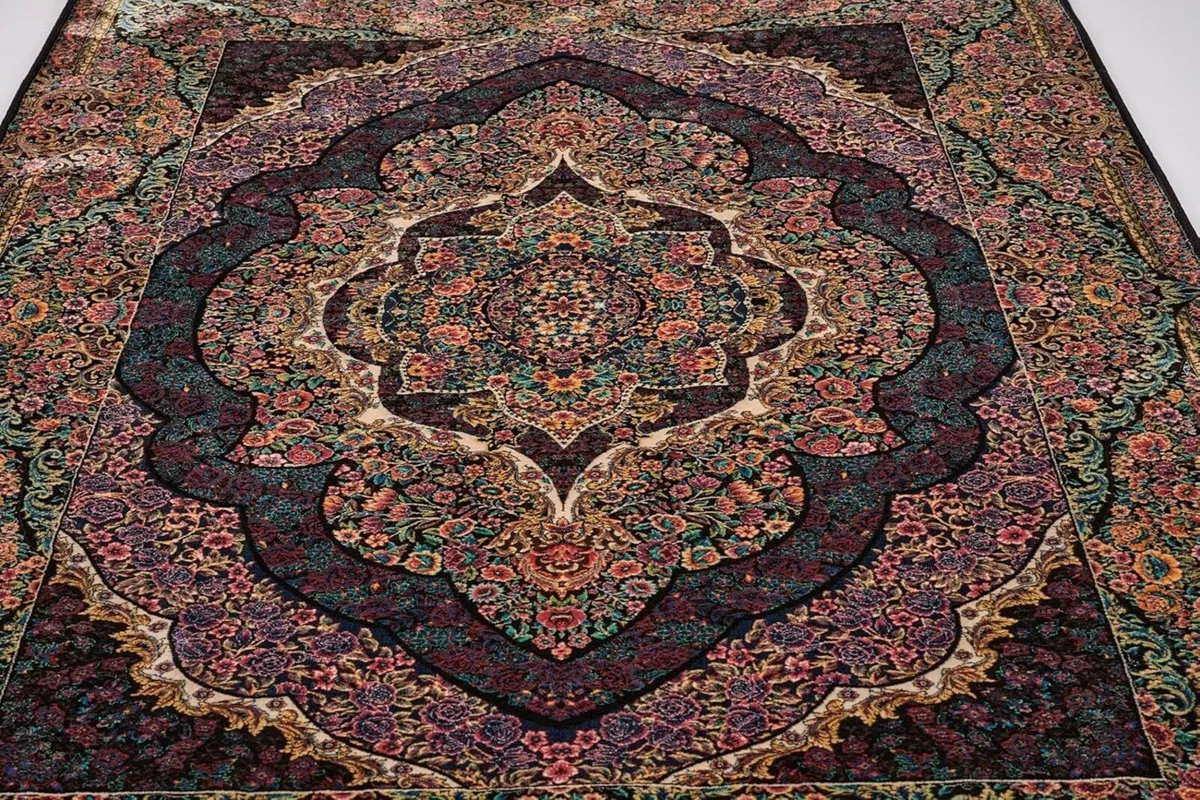 Traditional Vintage Area Rug for Living Room - Image 3