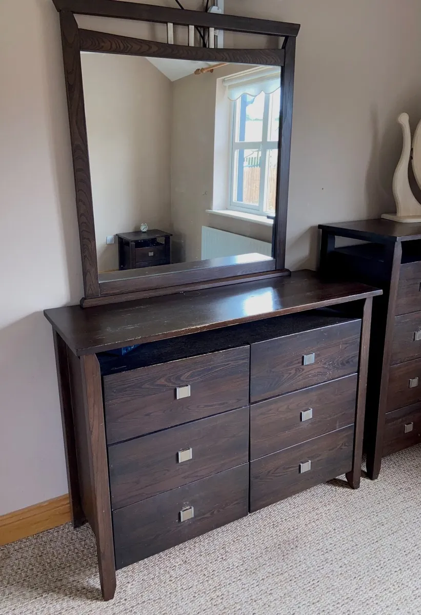 Dresser (free) - Image 1