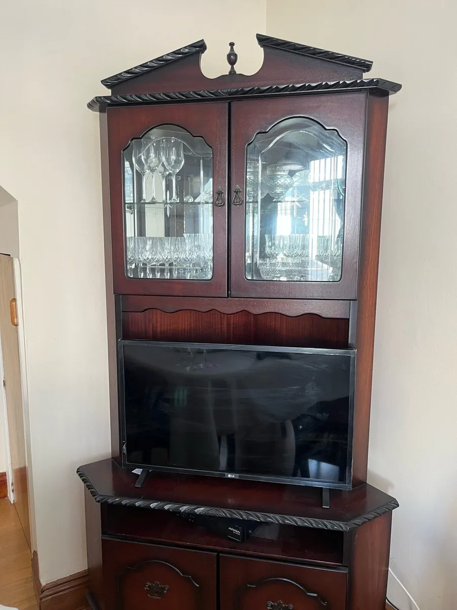 Corner mahagony unit