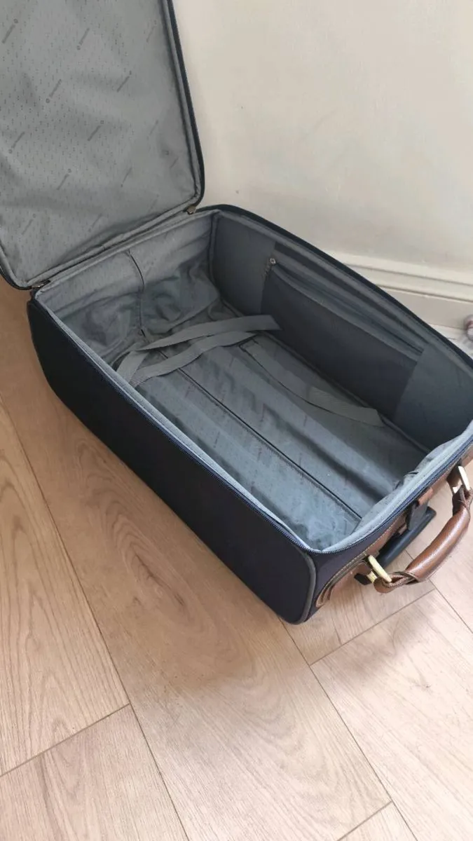 Samsonite Suitcase - Image 1