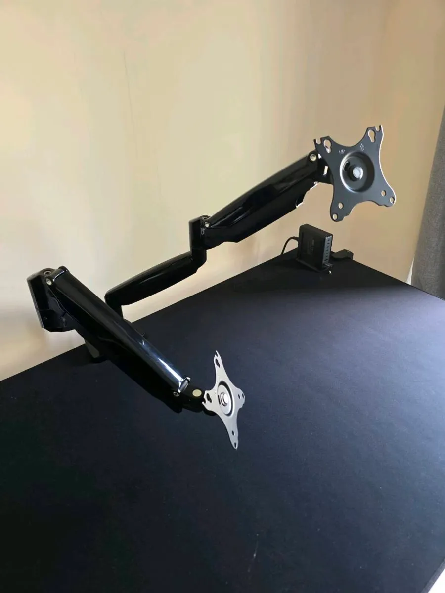 Dual monitor arm - Image 1