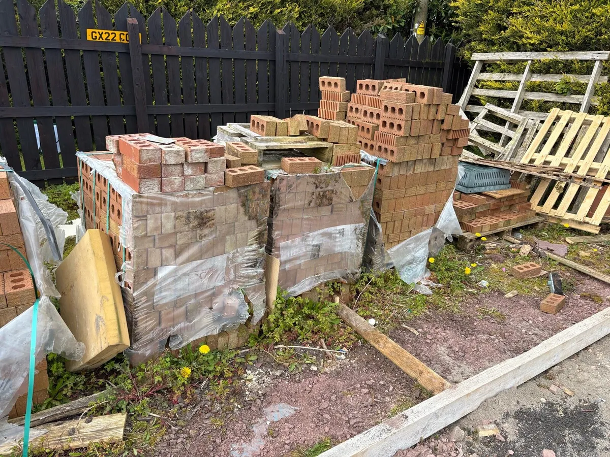 Rustic red bricks - Image 2