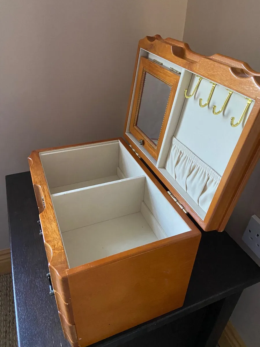 Jewellery box - Image 4