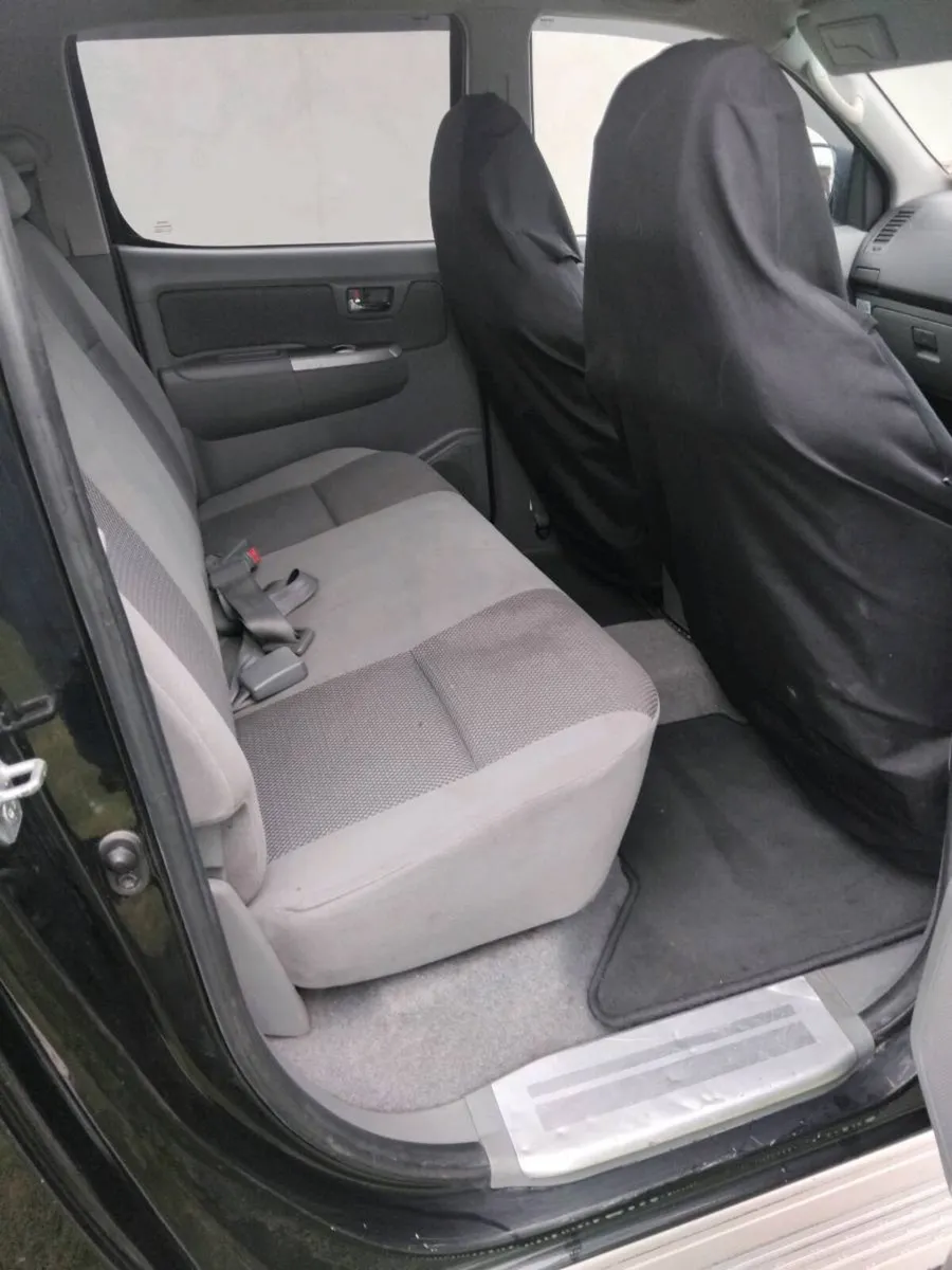 Toyota Hilux - Image 4