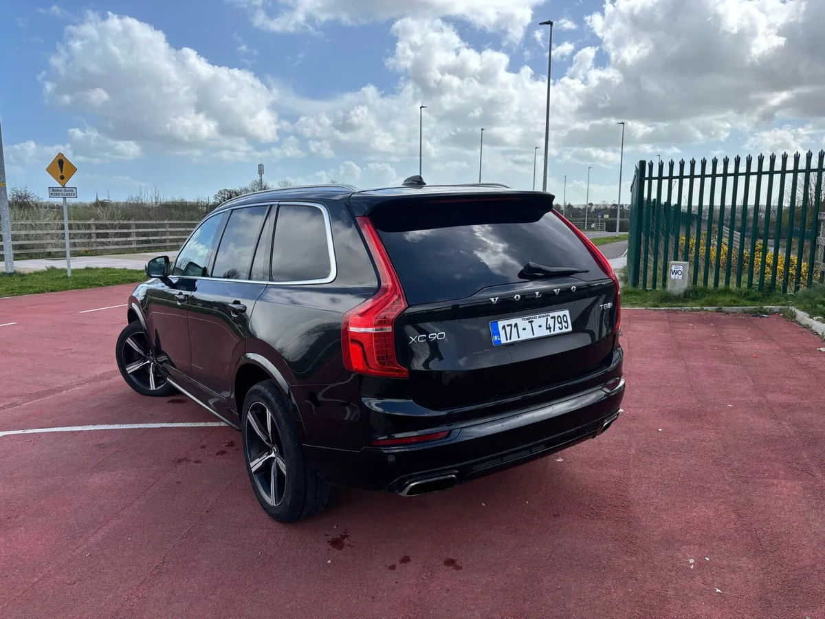 Volvo XC90 T8 2.0 Petrol hybrid R-Design 2017 - Image 3