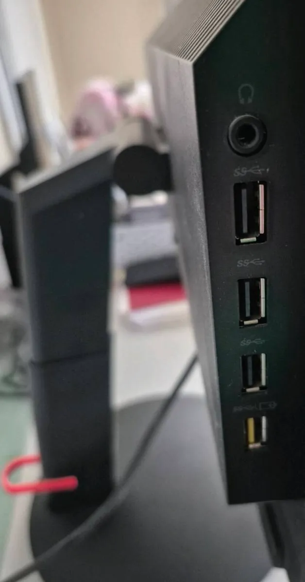 lenovo HD Monitors x 2 T24i-10 - Image 4