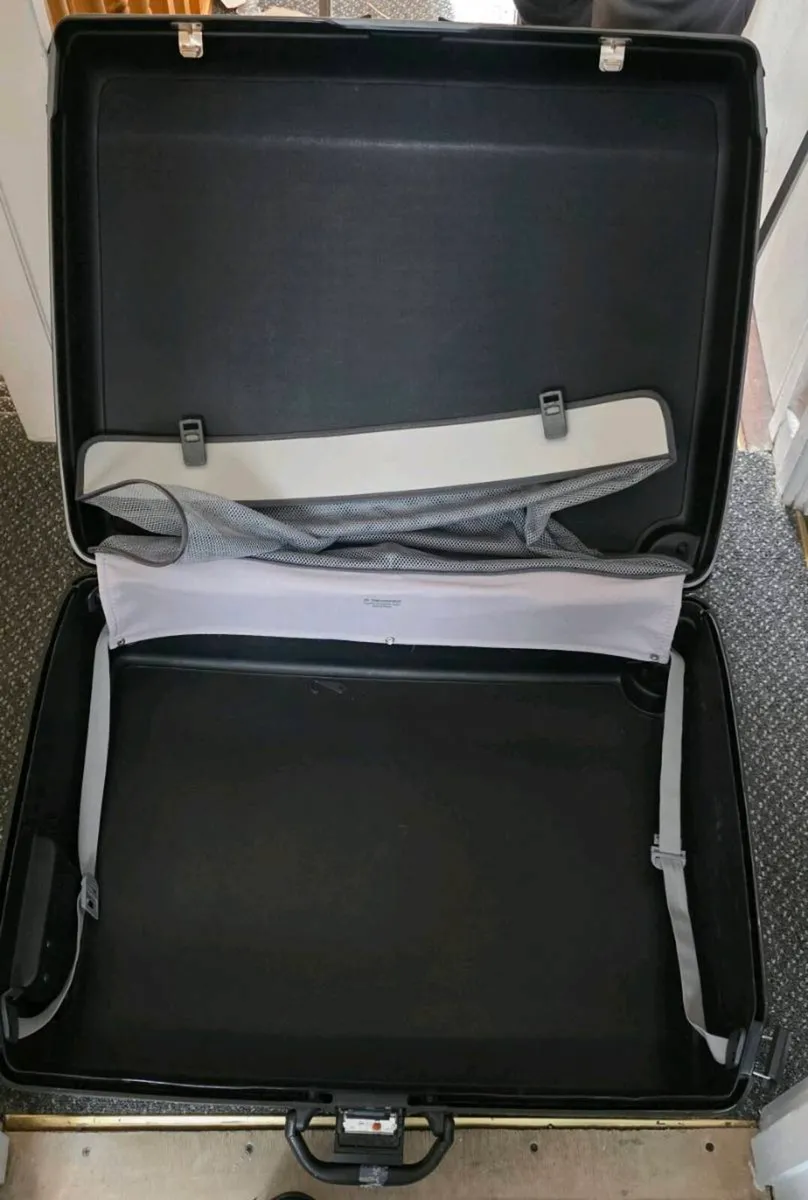 Samsonite suitcase - Image 2