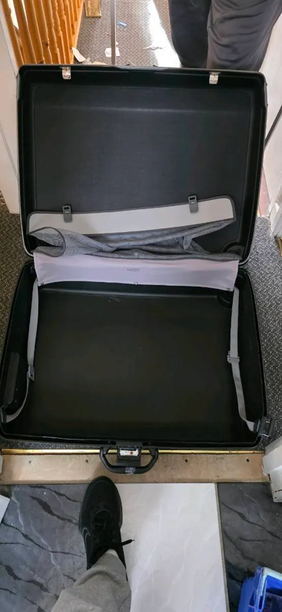 Samsonite suitcase - Image 3