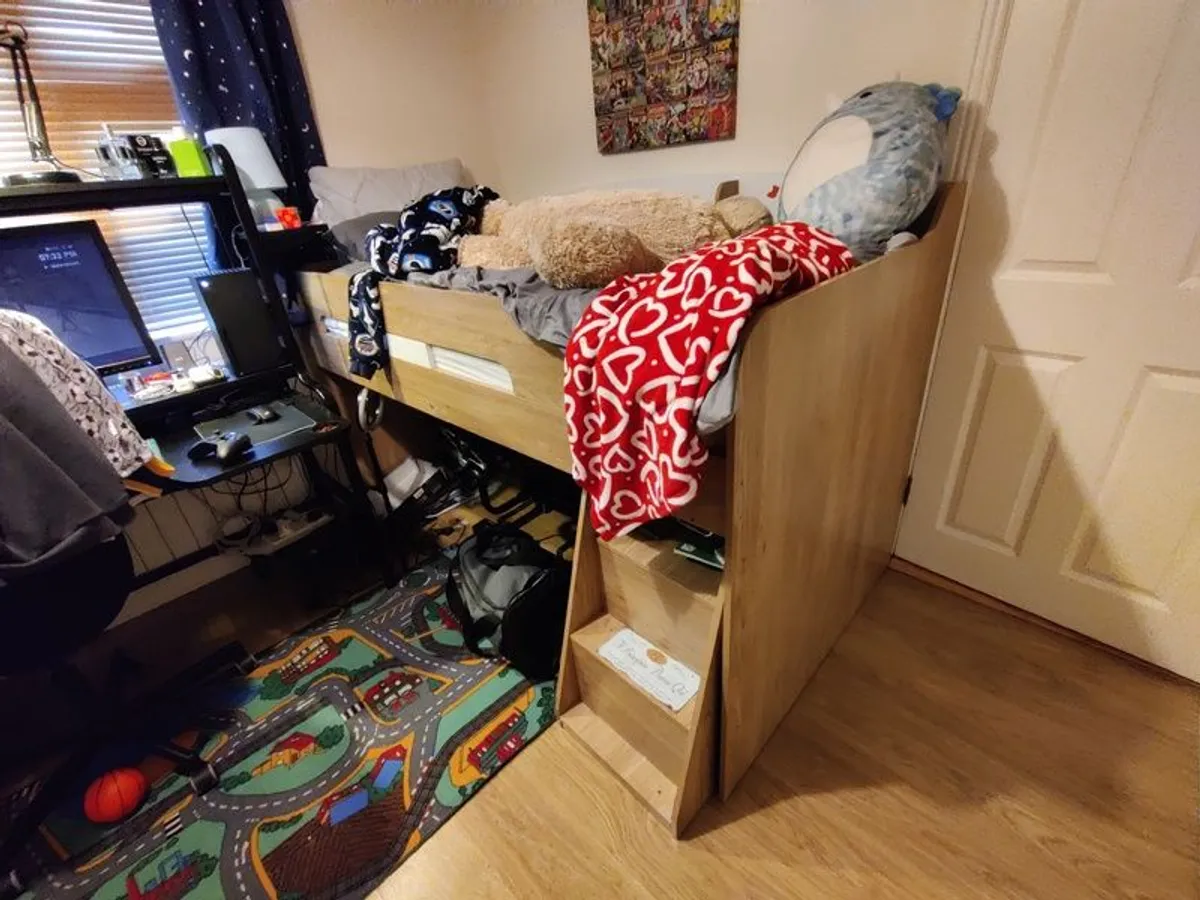 Loft bed with 20cm mattress - Image 2