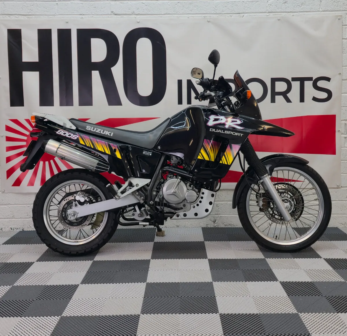 1995 Suzuki DR800S - Image 1