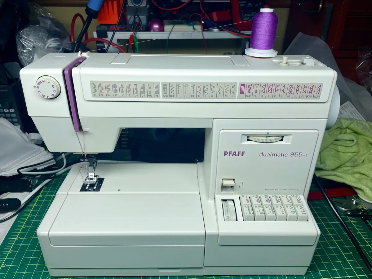 PFAFF Dulamatic 955-1 Sewing machine IDT- Serviced - Image 1