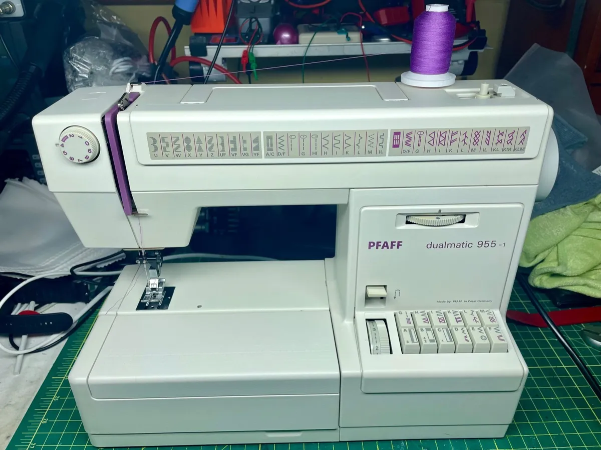 PFAFF Dulamatic 955-1 Sewing machine IDT- Serviced - Image 3