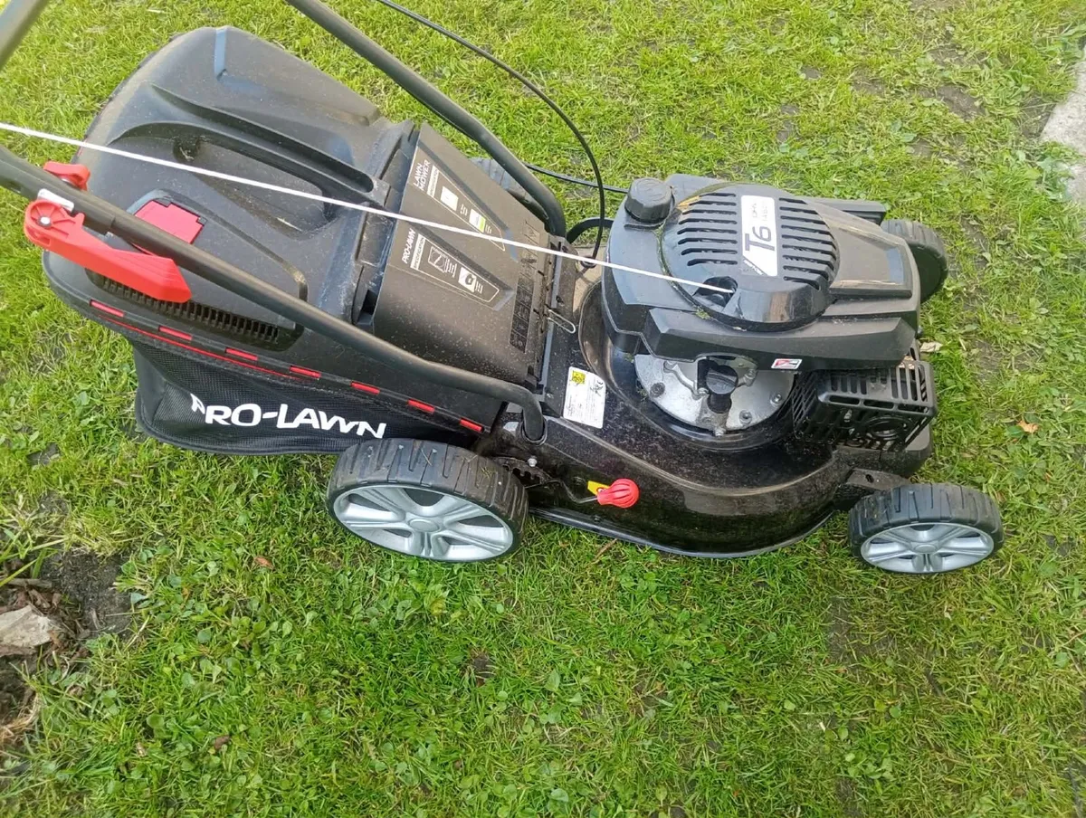 Petrol lawn mower. - Image 1