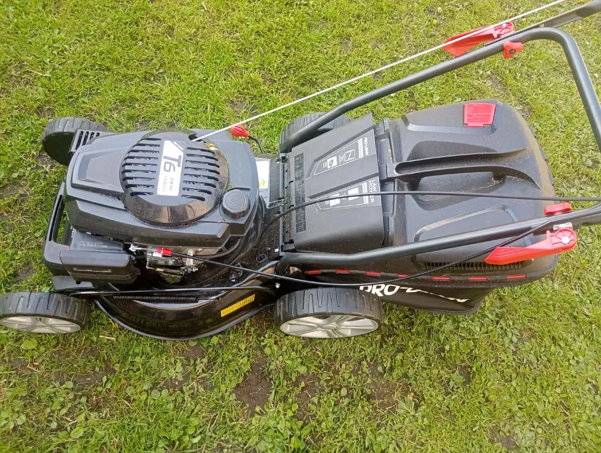 Petrol lawn mower. - Image 2