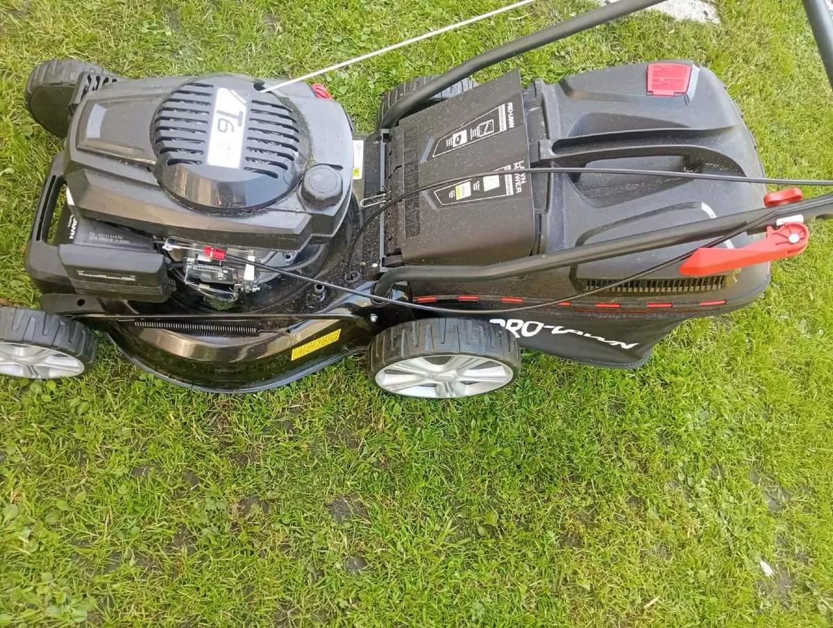 Petrol lawn mower. - Image 3