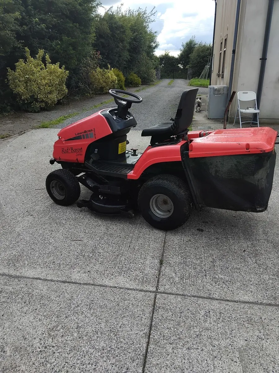 Lawnboss  15.5hp hydrostatic 48-inch deck - Image 4