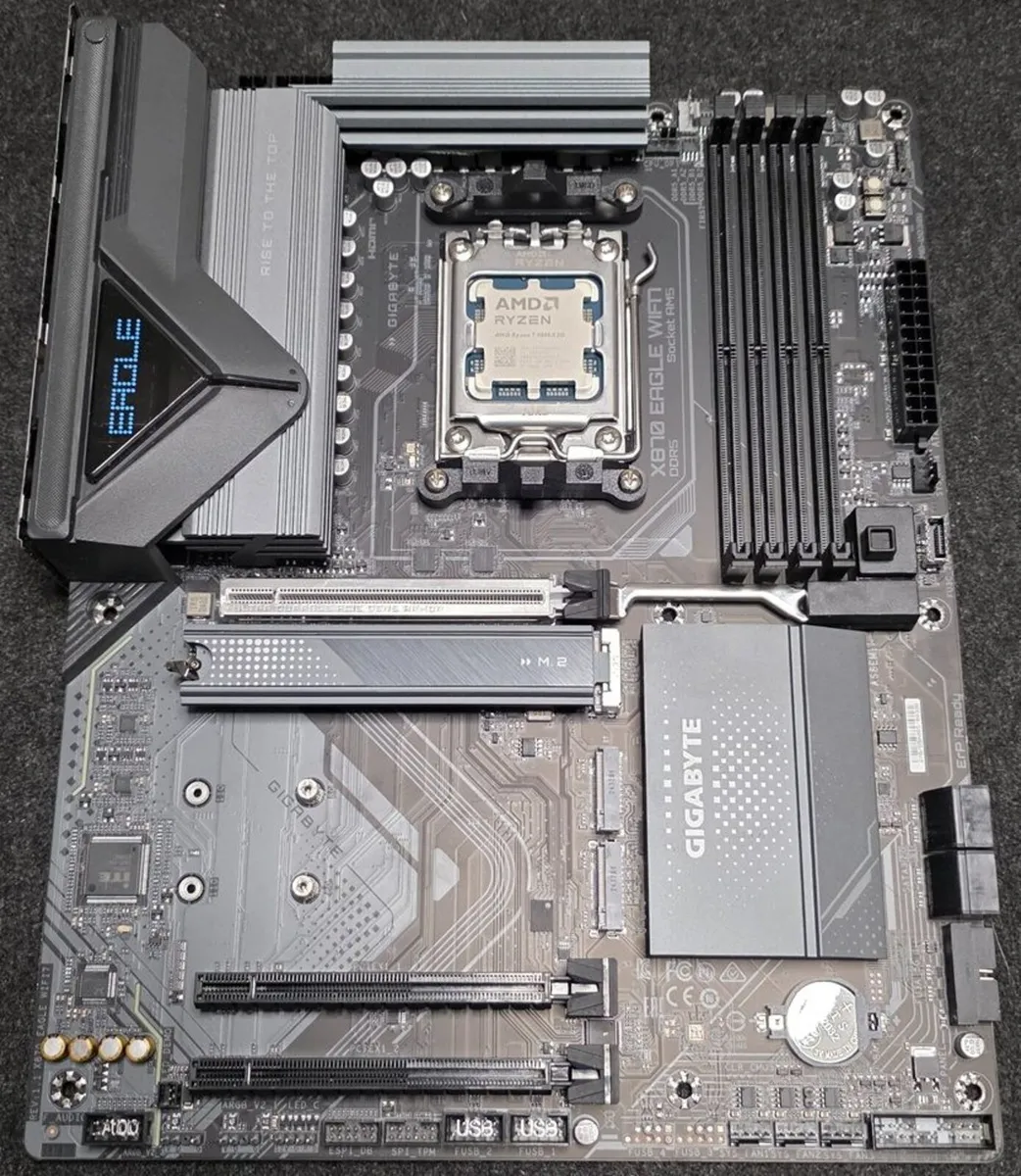 Eagle X870 WiFi7 + Ryzen 7 9800X3D Bundle Set - Image 1