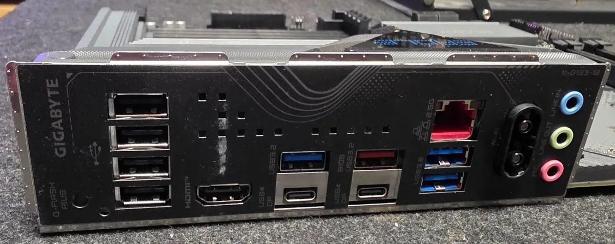 Eagle X870 WiFi7 + Ryzen 7 9800X3D Bundle Set - Image 2