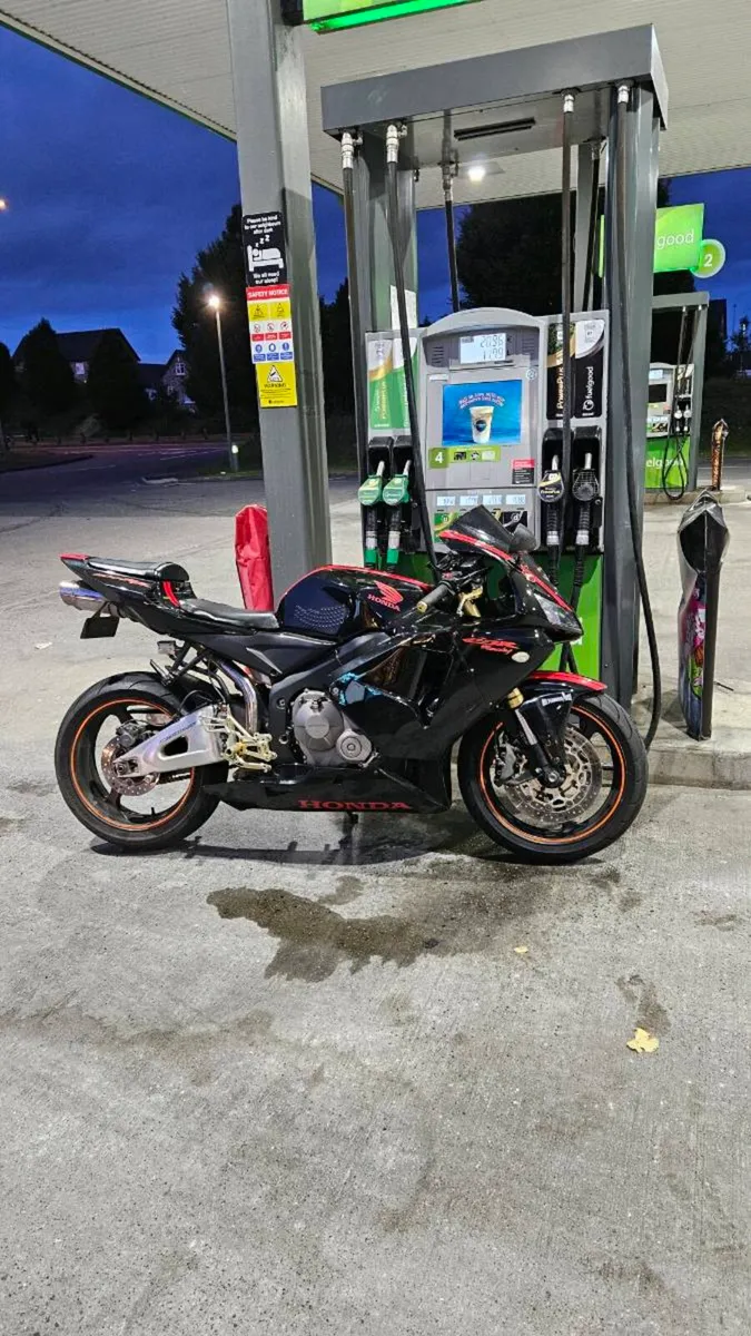 Honda CBR 600RR - Image 1