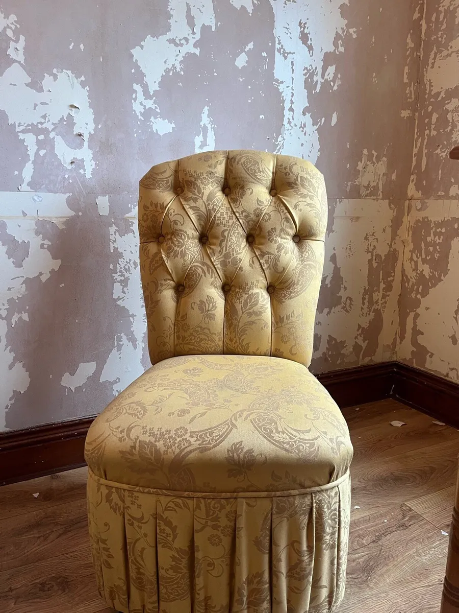 Champagne Chair - Image 1